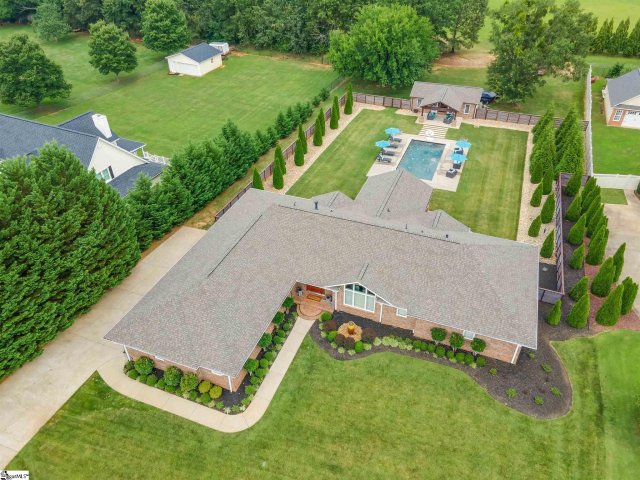 218 Mountain Range Road sold home in Farm Lake, Boiling Springs, SC