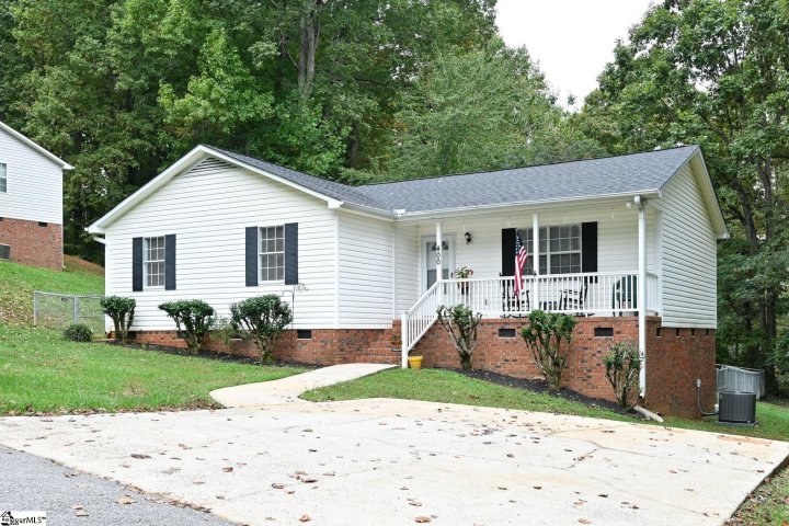400 High Valley Boulevard sold home in Fresh Meadow Farms, Greenville, SC