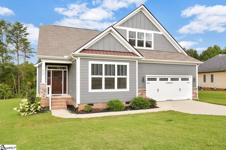 210 Grayson Drive sold home in Grayson Pointe, Travelers Rest, SC