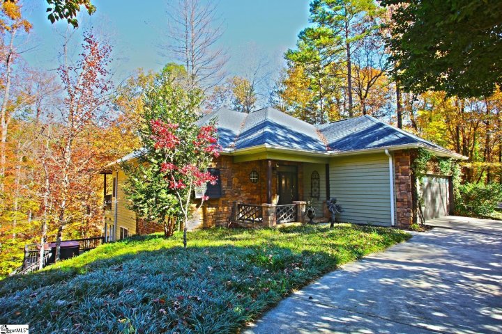 107 Black Fox Way sold home in The Cliffs At Keowee, Sunset, SC