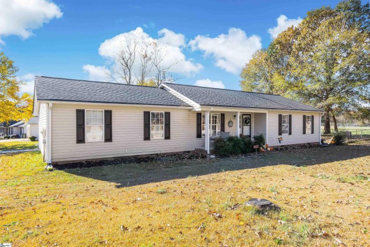 100 Governors Square sold home in Governors Square, Greer, SC