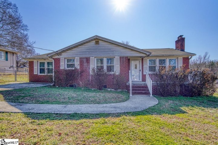 104 S Rockview Drive sold home in Rock View Heights, Greenville, SC