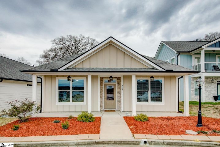 303 Indigo Way sold home in Planters Row At Palmetto Crossin, Greenwood, SC