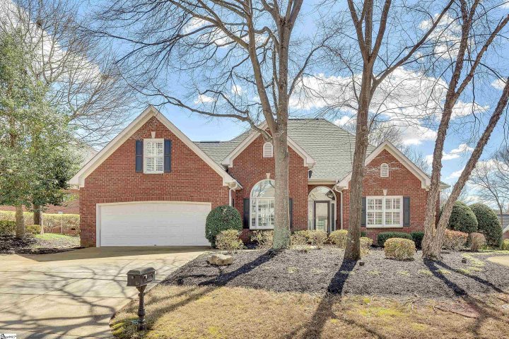 2 Crimson Court sold home in Gardens At Thornblade, Greer, SC
