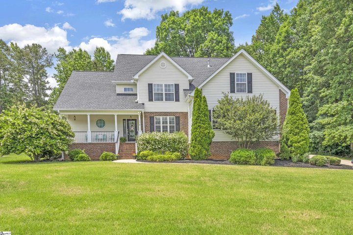176 Upper Lake Drive sold home in Montague Lakes, Easley, SC