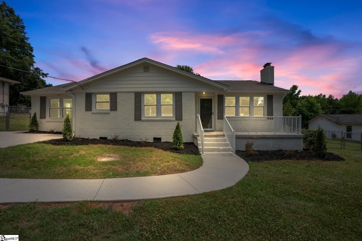 104 S Rockview Drive sold home in Rock View Heights, Greenville, SC