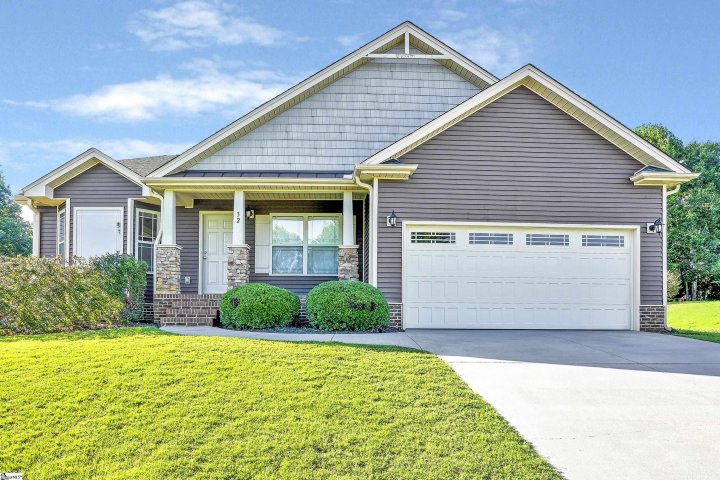 32 Crimson Glory Way sold home in The Gardens At Rose Reserve, Travelers Rest, SC