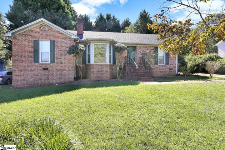 17 Wardview Avenue sold home in Stratford Forest, Greenville, SC