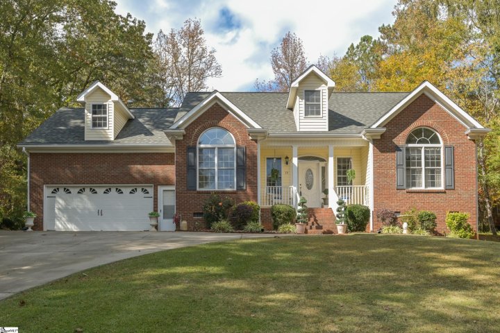 19 Prince Williams Court sold home in Coachwood Forest, Simpsonville, SC