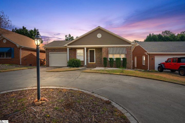 5261 Pogue Street sold home in West Pointe, Spartanburg, SC