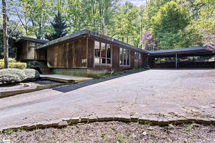 207 Windsor Road sold home in Belmont Heights, Greer, SC