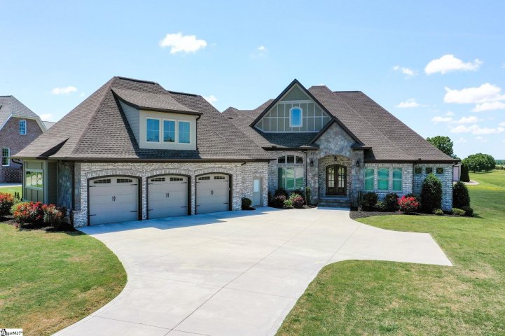 208 Vista Pointe Drive sold home in Chandelle, Greer, SC