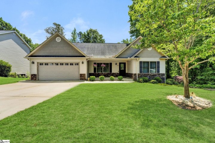 123 Oak Wind Circle sold home in Country Meadows, Greer, SC