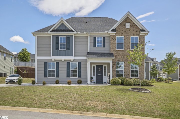 500 Red Ledge Court sold home in Easton Ridge, Greer, SC