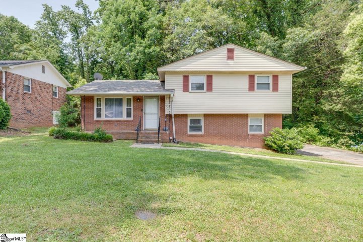304 W Castle Drive sold home in Pine Hill Village, Greenville, SC