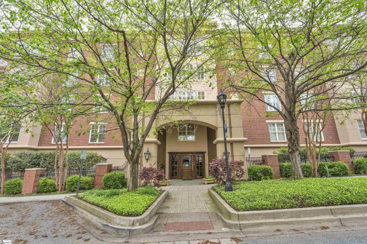 400 N Main Street Unit 203 sold home in 400 North Main, Greenville, SC