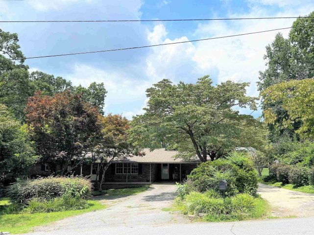 202 Kingsberry Drive sold home in Kingsberry Park, Easley, SC