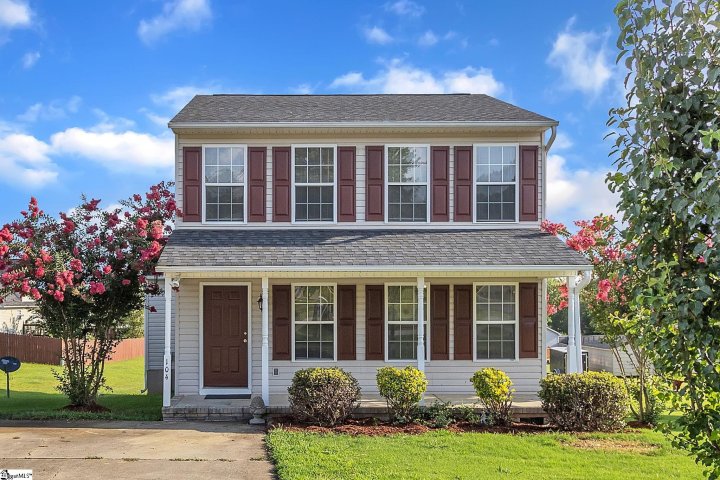 104 Flint Lane sold home in Canyon Ridge, Greer, SC