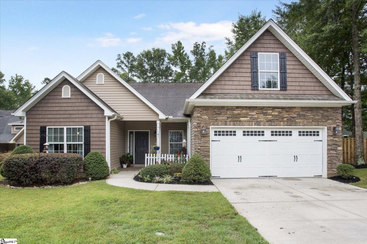 6 Leland Cypress Court sold home in Duffie Woods, Simpsonville, SC