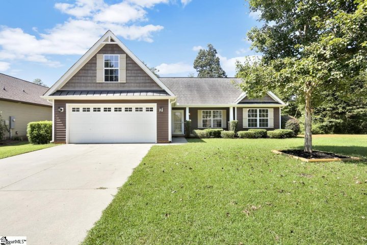 216 Finley Hill Court sold home in Enoree Point, Simpsonville, SC