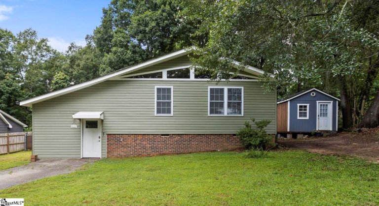 100 Poplar Way sold home in Briarwood, Easley, SC