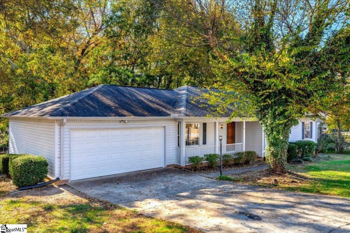 403 Spring Meadow Road sold home in Foxwood, Simpsonville, SC