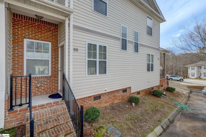 95 Huntress Drive sold home in Foxfield Common, Greer, SC