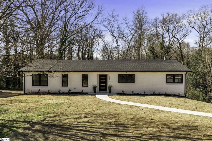 220 Azalea Court sold home in Pleasantburg Forest, Greenville, SC