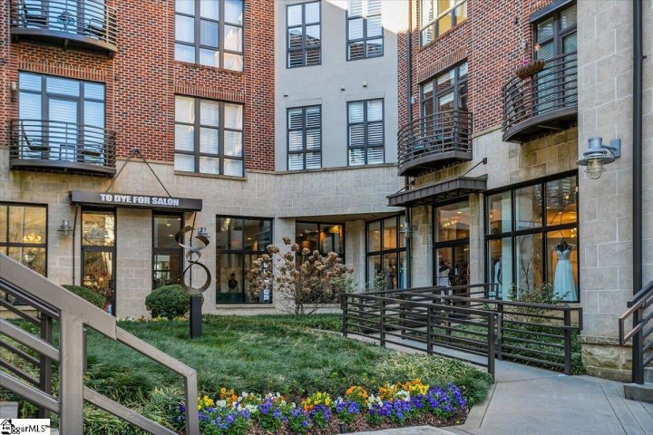 101 W Court Street #220 sold home in Poinsett Corners, Greenville, SC
