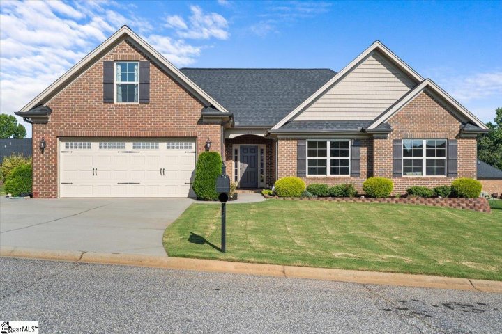 611 E Dateria Way sold home in Bush Fork, Inman, SC