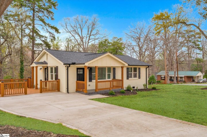 109 Kennedy Drive sold home in Pine Hill Village, Greenville, SC