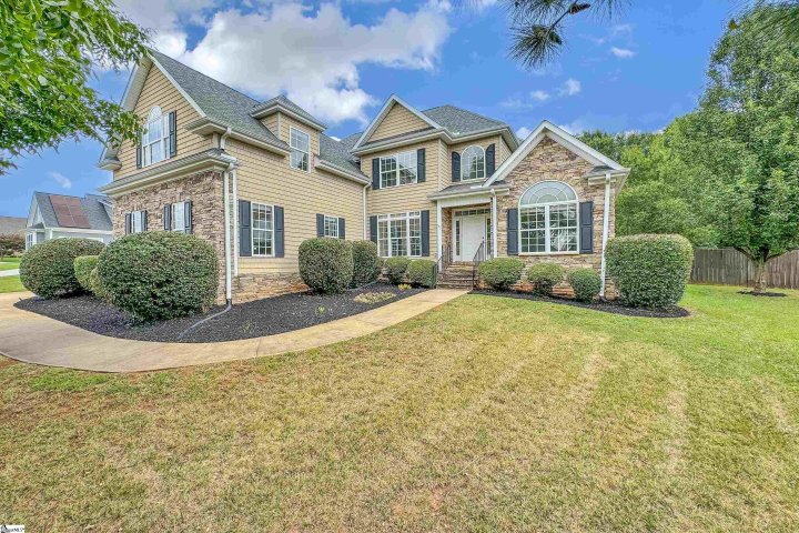 19 Meadowglen Place sold home in Woodbridge, Greer, SC
