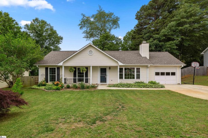 16 Chinaberry Lane sold home in Neely Forest, Simpsonville, SC