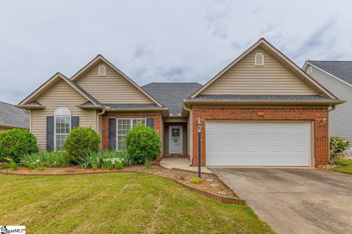 376 Split Oak Lane sold home in Woods Creek Crossing, Inman, SC