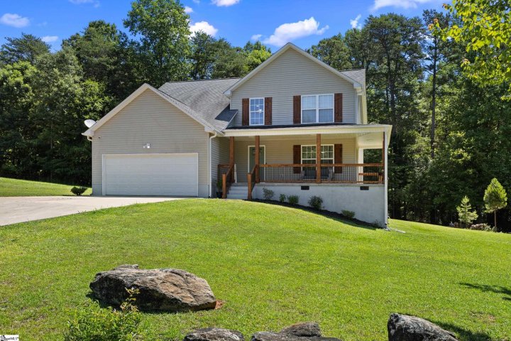 221 Anchors Away Drive sold home in Lake Cooley Landing, Inman, SC
