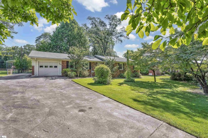 110 Ridgeway Road sold home in Shoreswood, Spartanburg, SC
