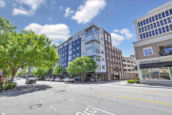 100 E Washington Street Unit 25 sold home in 100 East, Greenville, SC