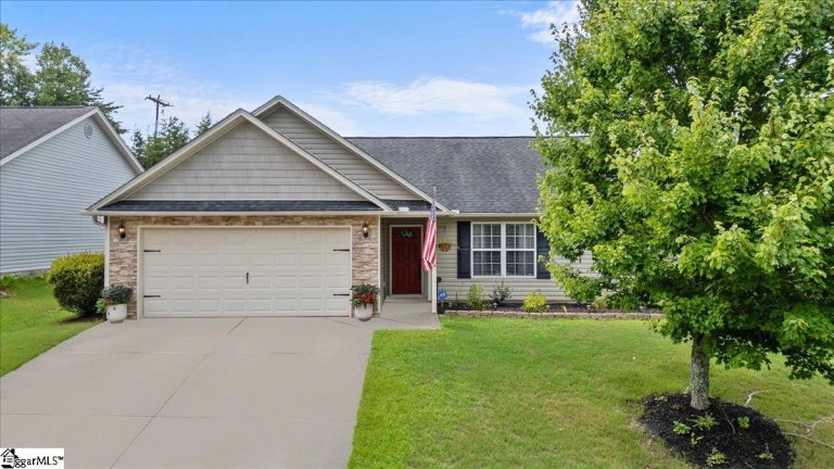 146 Midwood Road sold home in White Oak Ridge, Travelers Rest, SC