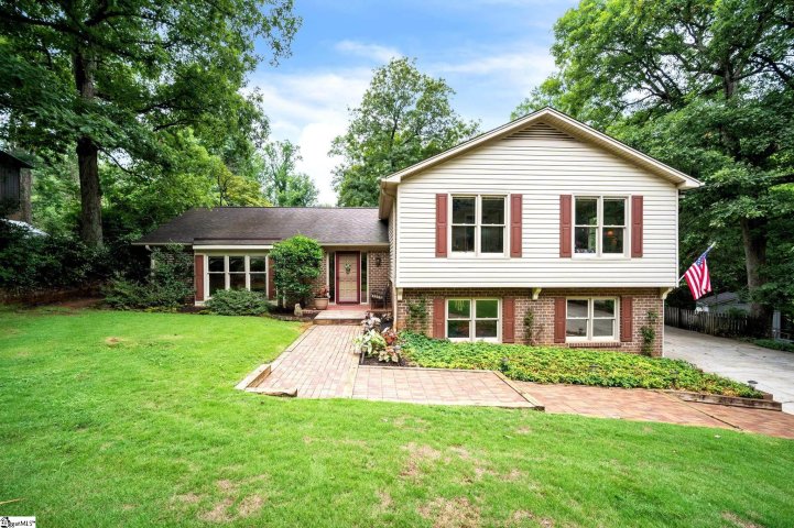 116 E Woodburn Drive sold home in Seven Oaks, Taylors, SC