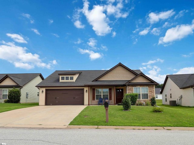 458 Peaksview Drive sold home in Lockeland Park, Simpsonville, SC
