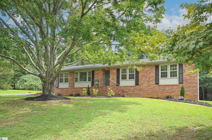 18 Terrain Drive sold home in Fairway Acres, Greenville, SC