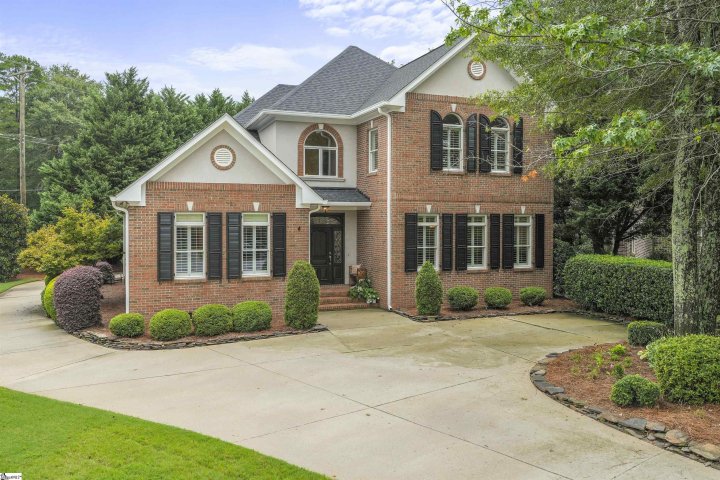 13 Crimson Court sold home in Gardens At Thornblade, Greer, SC
