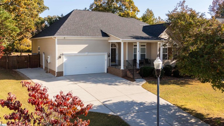 27 Meadow Rose Drive sold home in Woodland Creek, Travelers Rest, SC