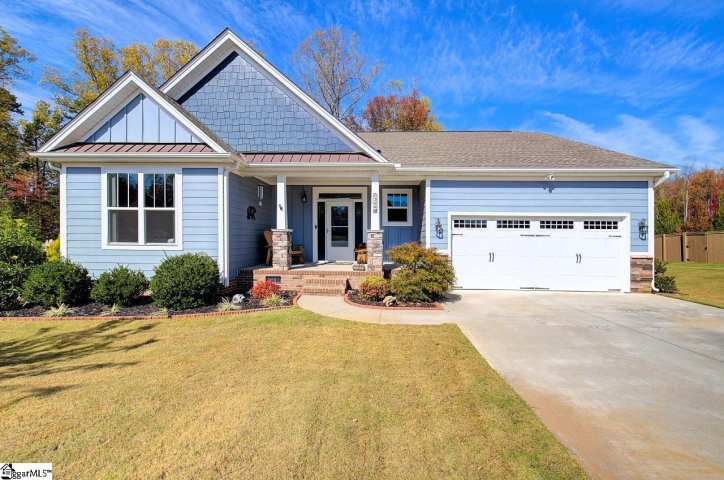 300 Grayson Drive sold home in Grayson Pointe, Travelers Rest, SC