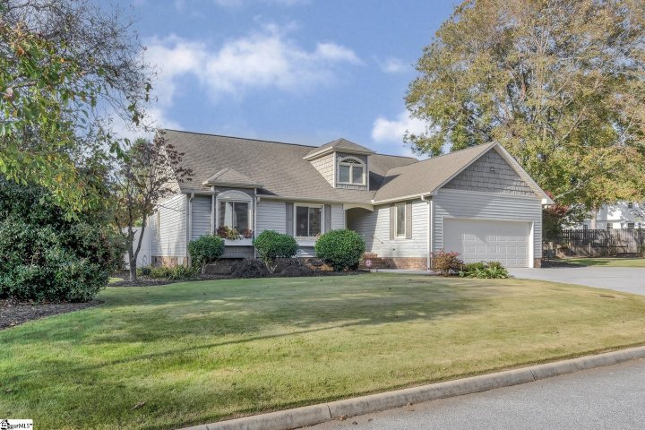 211 Kincade Drive sold home in Sharon Place, Simpsonville, SC