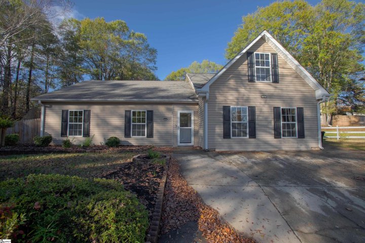 3 Roundleaf Court sold home in Neely Forest, Simpsonville, SC