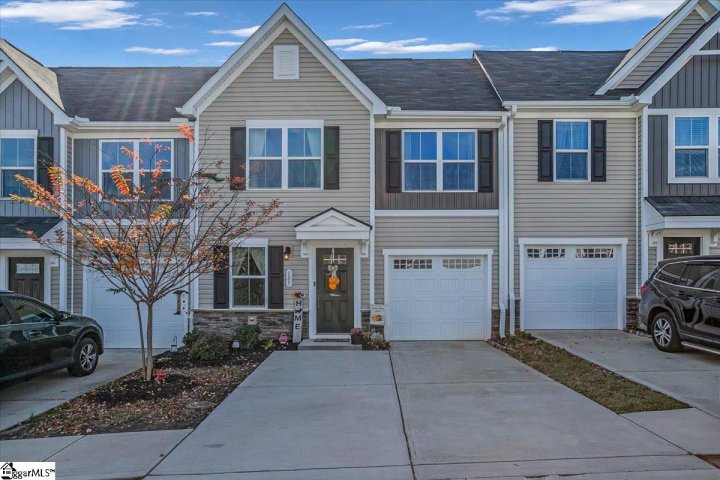 105 Englefield Drive sold home in Fountain Inn Townes, Fountain Inn, SC