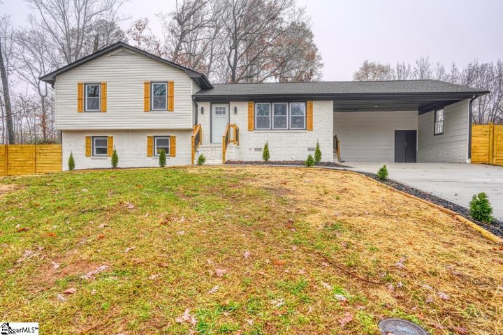 112 Longmeadow Road sold home in Brook Glenn Gardens, Taylors, SC