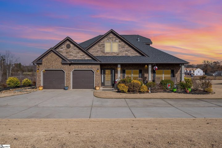 124 W Longfield Lane sold home in Hanlon Knoll, Woodruff, SC