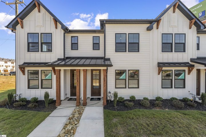1196 North Pleasantburg Drive active home in Renaissance Place, Greenville, SC
